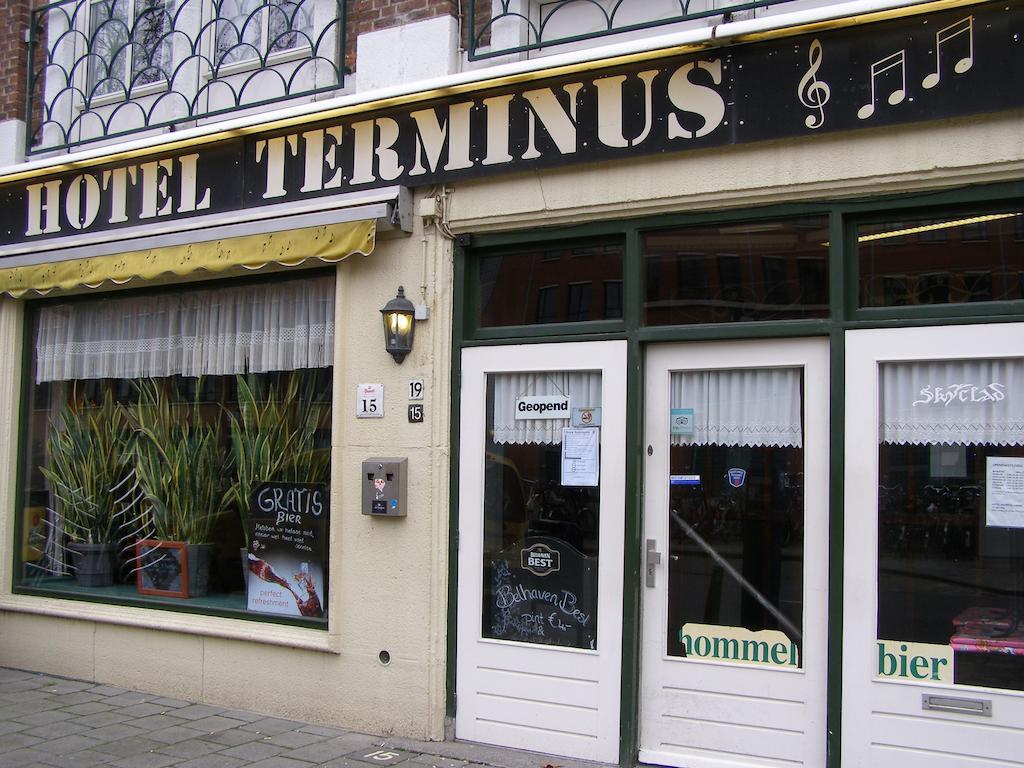 Hotel Terminus/Folk Pub 登博斯 外观 照片